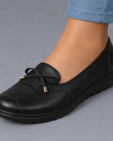 Arvaya - Gepolsterte Walking-Schuhe in Schwarz