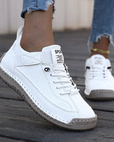 Luke - Stilvolle Outdoor-Schuhe für Herren in Weiß