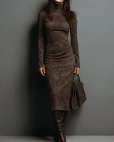 Mildred™ Chic Wildleder Maxi-Kleid in Schokoladenbraun