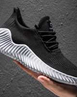 Nickty – Trendige Sneakers für Damen und Herren, bequem und stylish in Schwarz