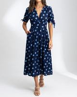 Fabienne - Elegantes Midi Kleid Mit Polka Dot Muster in Blau