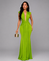 Femke – Maxikleid mit V-Ausschnitt Und Rüschen in Grün