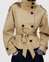 Damen-Trenchcoat mit hohem Kragen und Gürtel – Solène in Khaki