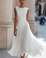 Zephira – Ärmelloses Midi-Kleid Mit Drapiertem Ausschnitt Und Falten in Weiß