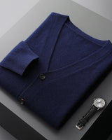 Lucian – Die stilvolle & vielseitige Herren-Strickjacke in Dunkelblau