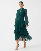 Kiana - Skulpturales Plissee-Abendkleid in Grün