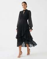 Kiana - Skulpturales Plissee-Abendkleid in Schwarz