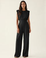 Pippa - Figurformender Jumpsuit in Schwarz