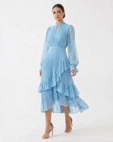 Kiana - Skulpturales Plissee-Abendkleid in Hellblau
