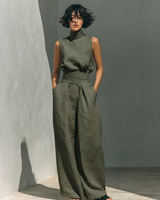 Maria – Set aus Tanktop und weiten Hosen aus Baumwolle und Leinen im minimalistischen Stil für Damen in Militärgrün