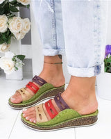 Stella - Keilabsatzsandalen in Grün