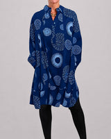 Lacie - Legeres Kleid mit Kragendetail in Blau