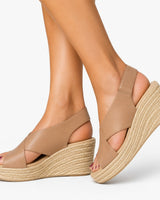 Iona - Lässige Keilsandalen in Beige