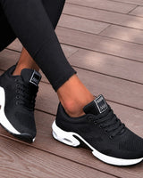 Lina - Bequeme Sneaker mit luftdurchlässiger Polsterung in Schwarz