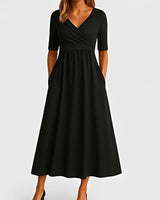 Piper - Midikleid mit kurzen Ärmeln in Schwarz