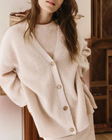 Johanna | Damen Oversized Strickjacke mit Knöpfen in Rosa