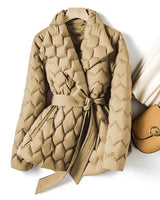 Doris | Damen Gesteppter Gürtel Winter Puffer Mantel in Sandsteinbeige