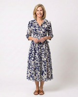 Oriana | Midi-Kleid mit Kragen, langen Ärmeln und Taillengürtel in Blau
