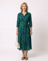 Oriana | Midi-Kleid mit Kragen, langen Ärmeln und Taillengürtel in Grün