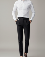 Theodore | Slim-Fit Bundfalten Anzughose in Schwarz
