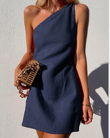 Juni | Elegantes kurzes Sommerkleid in Marineblau