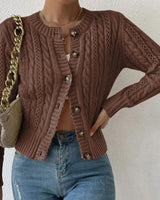 Elfriede | Damen Zopfmuster Strickjacke mit Knopfleiste in Braun