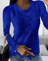 Damen nan figurbetonte Spitzenbluse mit floraler Allover-Spitze, Langarm und gezacktem Saum Drune in Blau