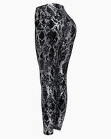 Damen nan hoch taillierte Sportleggings mit formender Kompression und strukturierter Schlangenprägung Drune in Schwarz