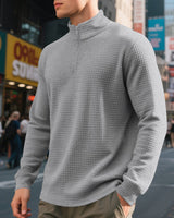 Herren nan urbaner Halbzip-Pullover mit feiner Quadratstruktur und hohem Stehkragen Drune in Hellgrau
