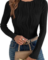Damen nan figurbetontes Rippstrick-Longsleeve mit Wellendetail und Rundhalsausschnitt Drune in Schwarz