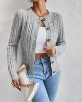Elfriede | Damen Zopfmuster Strickjacke mit Knopfleiste in Grau