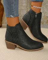 Damen nan knöchelhohe Stiefelette mit Laser-Cut-Perforation, seitlichem Reißverschluss und mittelhohem Blockabsatz Drune in Schwarz