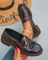 Damen nan elegante Lack-Tassel-Loafer mit profilierter Traktorsohle und gepolstertem Komfortfußbett Drune in Braun