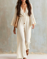 Magdlena – Luftiger Jumpsuit mit V-Ausschnitt in Weiß