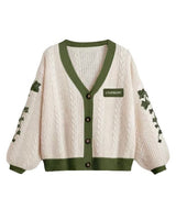 Damen nan gestrickter Oversize-Cardigan mit Zopfmuster, V-Ausschnitt, Knopfleiste und floraler Ärmelstickerei Drune in Grün