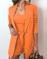Damen nan tailliertes Blazer-Shorts Set mit Bandeau Top und Bindegürtel Drune in Orange