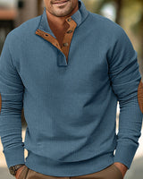 Herren nan strukturiertes Rugby-Pullover mit Stehkragen, Knopfleiste und Leder-Ellenbogenpatches Drune in Jeansblau