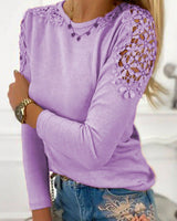 Damen nan langärmeliges Feinstrickshirt mit Häkelspitzen-Schultereinsätzen und Rundhalsausschnitt Drune in Violett