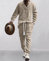Herren nan gestricktes Lounge-Set mit V-Ausschnitt, Kabelstruktur und Kordelzug-Jogginghose Drune in Khaki