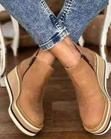 Damen nan Keilabsatz-Stiefelette mit verstecktem Plateau und elastischen Einstiegsleisten Drune in Braun