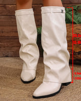 Damen nan kniehohe Slouch-Stiefel mit spitzer Zehenpartie niedrigem Blockabsatz und dekorativem Schaftgurt Drune in Cremeweiß