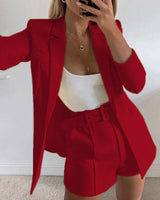 Damen nan tailliertes Longblazer-Shorts Set mit betonter Schulterpartie, hoher Taille und breitem Gürtel Drune in Rot
