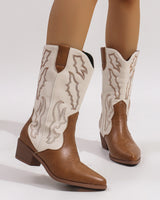 Damen nan Cowboystiefel im Westernstil mit mittelhohem Blockabsatz spitzer Zehenkappe und dekorativer Stickerei Drune in Hellbraun