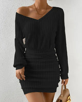 Geripptes Strick-Minikleid in Black