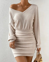 Geripptes Strick-Minikleid in Beige