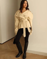 Bellecourt™ Kurzer Trenchcoat Mit Taillierter Passform in Creme