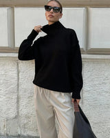 Yalisse | Eleganter Rollkragenpullover gestrickt in Schwarz