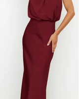 Luna - Maxikleid mit Drapierung in Rot