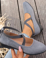 Alouette™ Schuhe Mit Veloursoptik und Gekreuzten Riemen in Grau