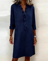 Calyra™-Kleid mit Rüschen am Ausschnitt und Eleganter Passform in Blau